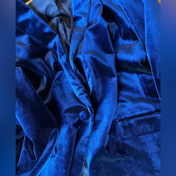 Deep Blue Velvet Blazer - Picture 4 of 4